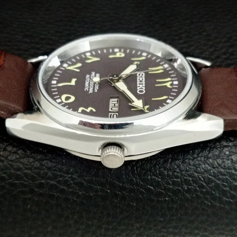 Vintage 1979 Seiko Automatic Mens Silver Watch W/daydate & Gold accents